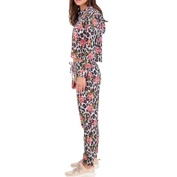 CATHERINE MALANDRINO - 2 PIECE PRINTED HOODIE AND PANTS LOUNGEWEAR SET - Picture 2 of 2